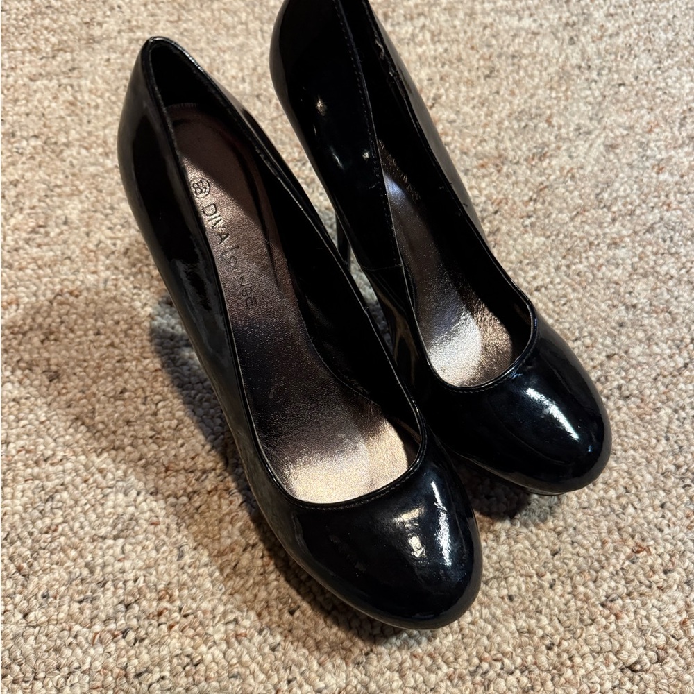 Black Patent Leather Women's Pumps